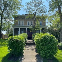 Elizabeth's Entire Apt @ Historic McCormick House