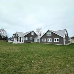 Modern Riverbend Suites - 2BR