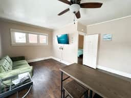 Downtown Historical 1 Bed Apt
