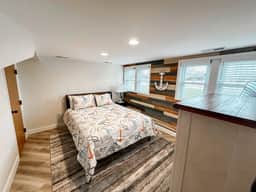 Modern Riverbend Suites 1BR