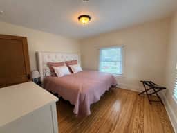 Sleeps 8 Near Riverwalk