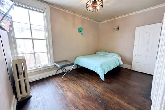 Downtown Historical 1 Bed Apt - Image 1