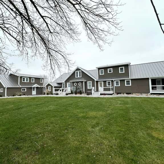 Modern Riverbend Suites - 3BR - Image 1