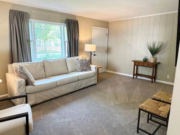Cute and Cozy Near Parks