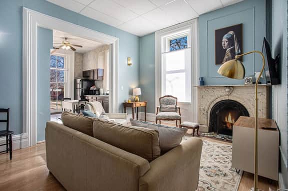 Elizabeth's Entire Apt @ Historic McCormick House