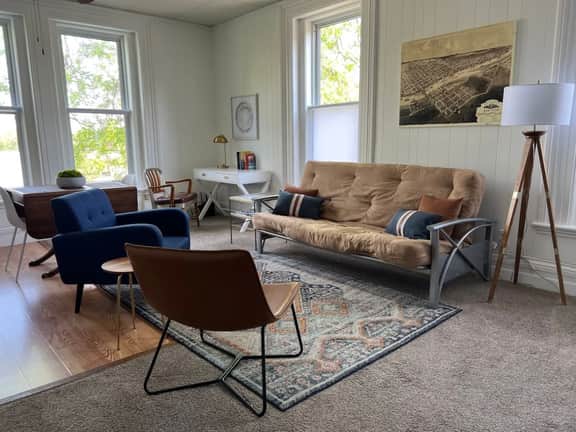 James’ Entire Apt @ the Historic McCormick House