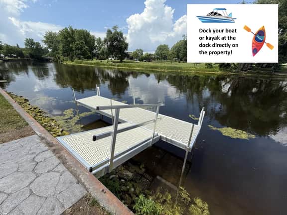 Modern Riverbend Suites 1BR