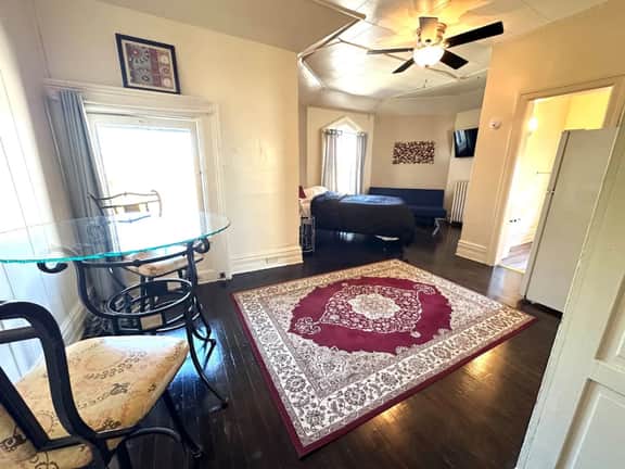 Studio Apt # 9 in a Historical Downtown Home