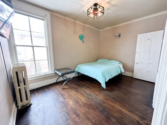 Downtown Historical 1 Bed Apt
