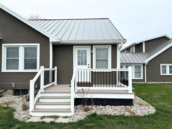 Modern Riverbend Suites 1BR