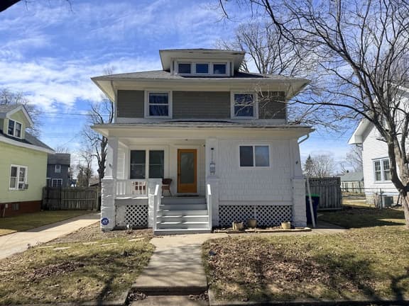 Sleeps 8 Near Riverwalk